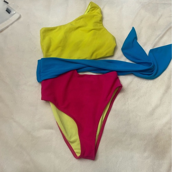 New! Beach Riot Carlie Retro Pink Colorblock One Piece Swimsuit 3829 - Picture 2 of 7